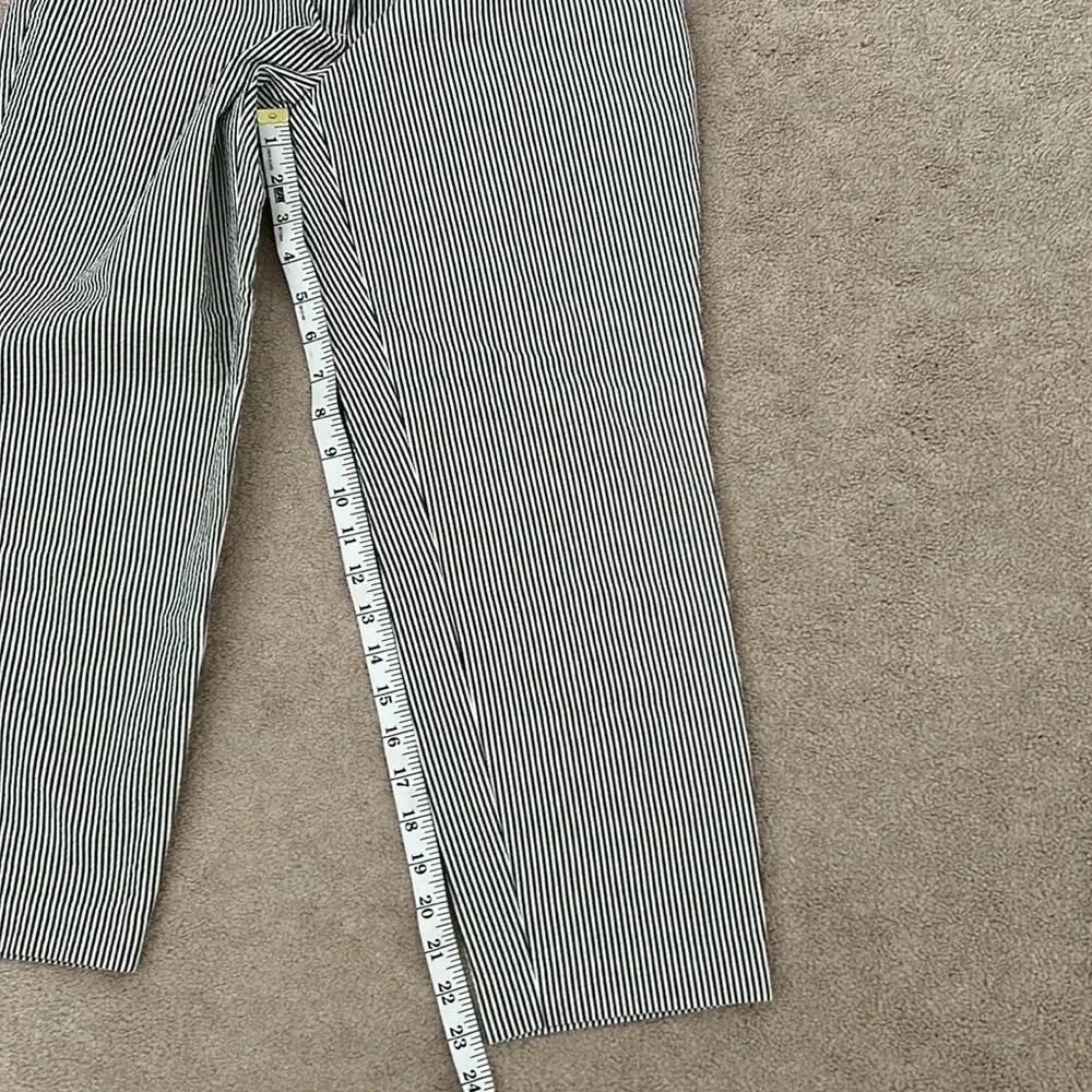 LOFT horizontal striped Capri pants size 0 black and cream